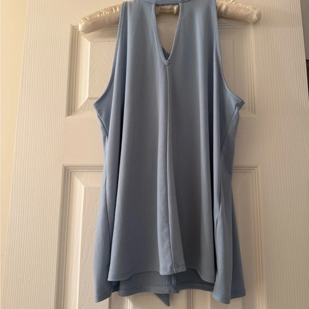 Banana Republic Light Blue Sleeveless Blouse - Picture 2 of 2